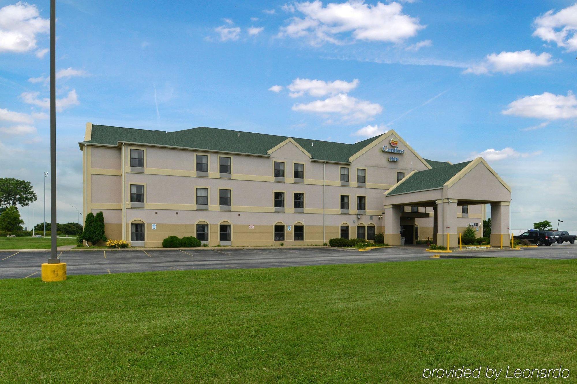 Comfort Inn Walcott Near Davenport Exterior photo